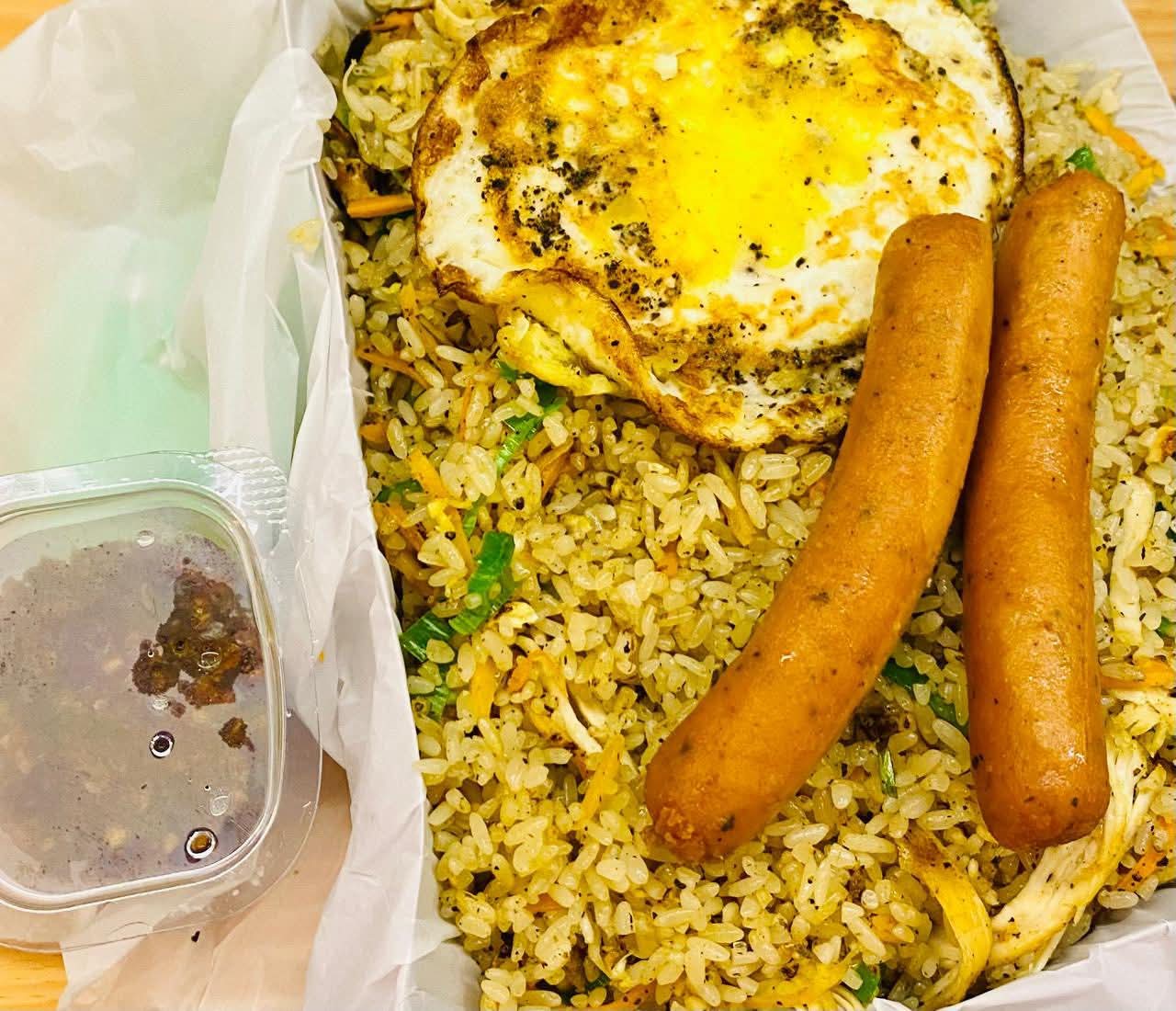 Restaurant ambiance 4